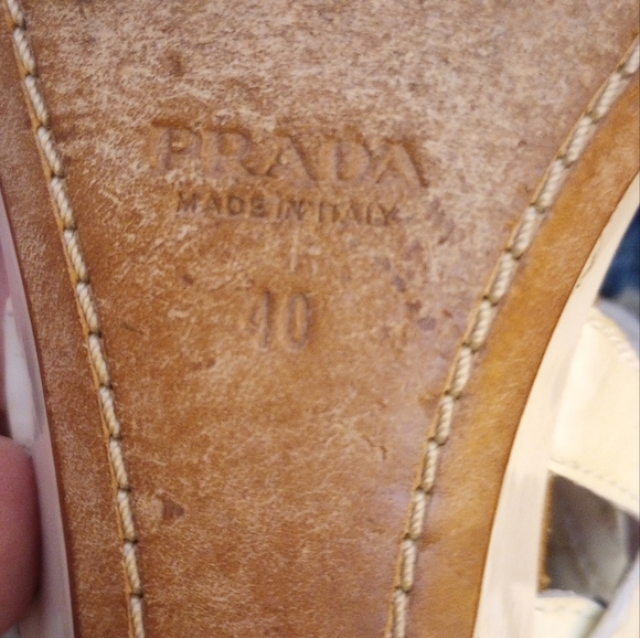 Prada patent t-strap sandals 10 - Picture 5 of 7